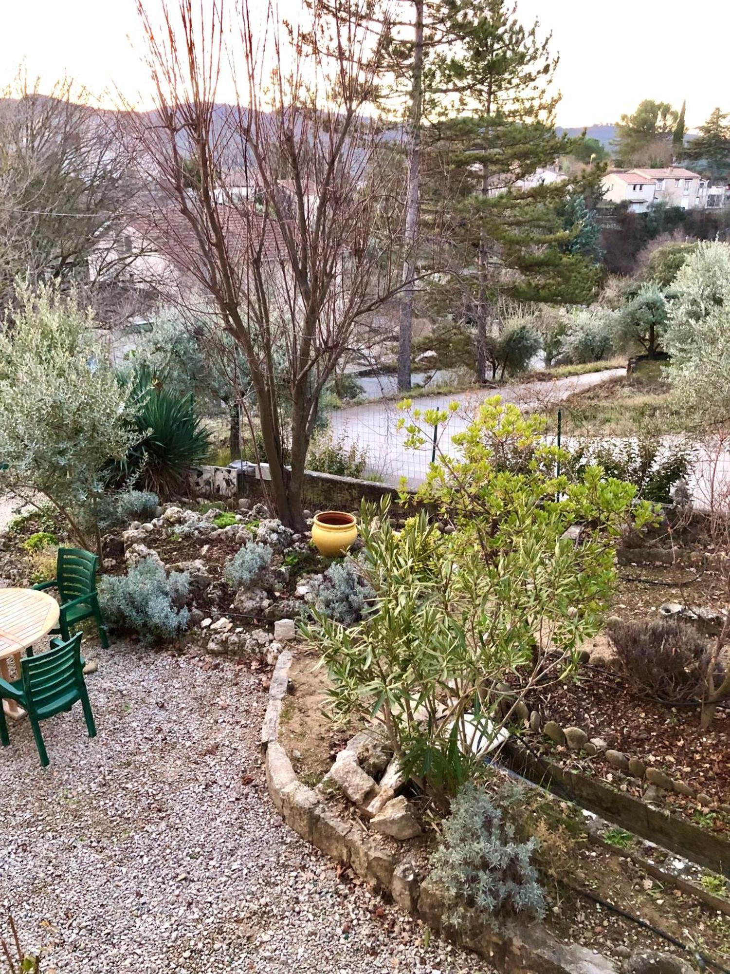 La Rocaille Du Chateau Gréoux-les-Bains Exterior foto